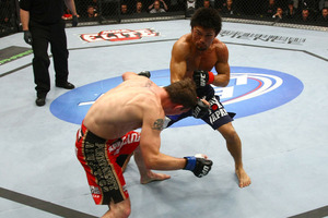 01_elkins_vs_omigawa_005_large.jpg