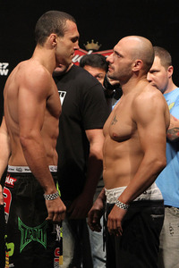 ufc134_weighin_024_large.jpg