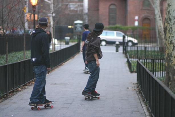 two_skaters_by_sboss.jpg