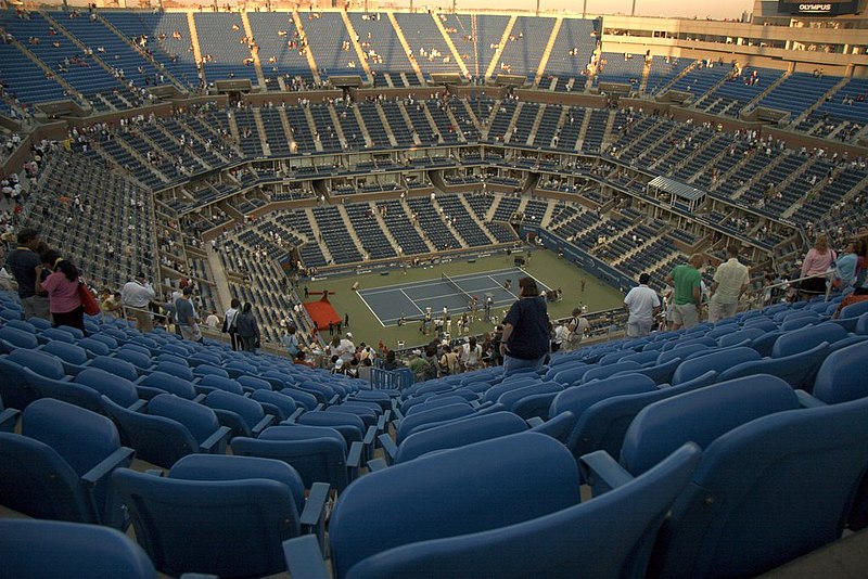 800px-Arthur_Ashe_stadium_2005.jpg