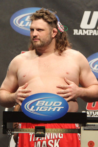 50_ufc130_qna_weighins_large.jpg