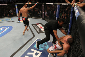 ufc134_09_nogueira_vs_schaub_008_large.jpg