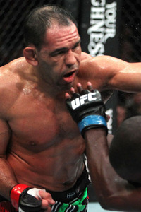 ufn24_12_davis_vs_nogueira_004_large.jpg