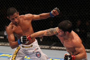 ufc134_04_assuncao_vs_eduardo_004_large.jpg