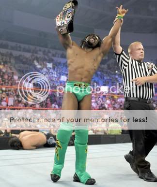 kofi_kingston_retiene_campeon_usa.jpg