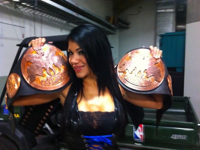 rosa-mendes-tag-champion.jpg