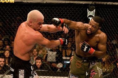 ufc73_7_ortiz_vs_evans_014_lrg1_large.jpg