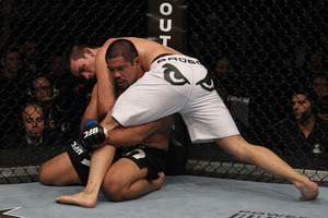 10_munoz_vs_maia_004_large.jpg