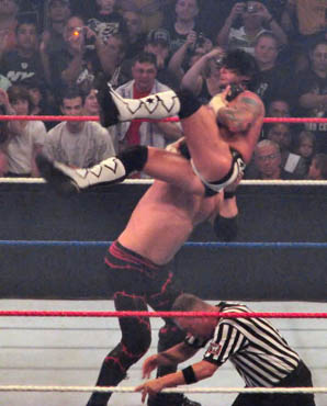 Chokeslam.jpg