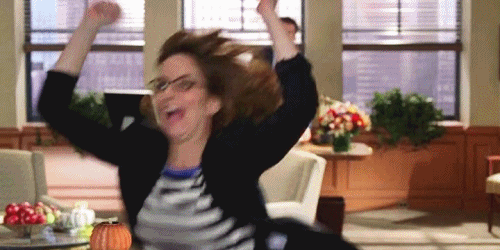 tgif-when-your-boss-tells-you-can-leave-early-on-friday-tina-dey-liz-lemon-30-rock-running.gif